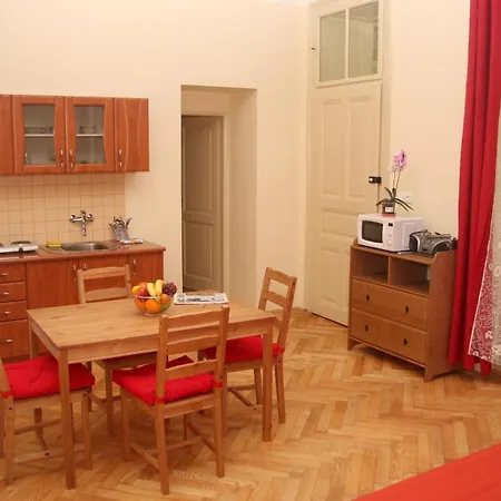 Husova 1.patro Jičín